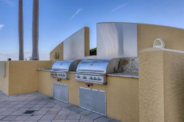 140 RIVIERA DUNES WAY 402, Palmetto, FL 34221