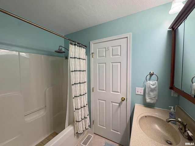 1909 STONERIDGE, Washington, IL 61571