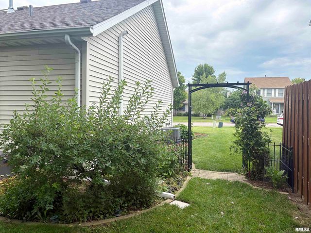 1909 STONERIDGE, Washington, IL 61571