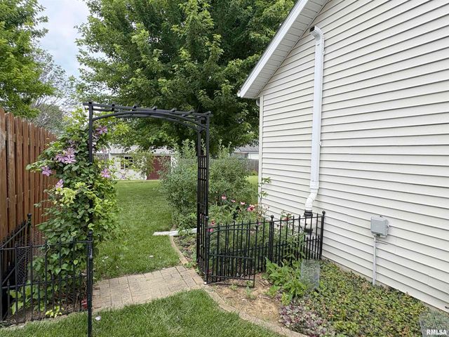 1909 STONERIDGE, Washington, IL 61571