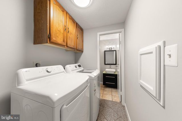 5918 OAK RIDGE CT, Burke, VA 22015