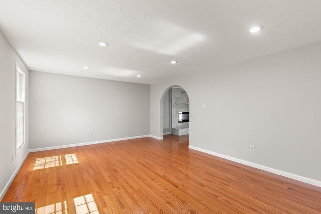 5918 OAK RIDGE CT, Burke, VA 22015