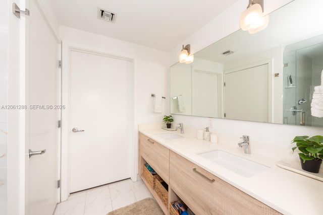 16385 Biscayne Blvd 2904, North Miami Beach, FL 33160
