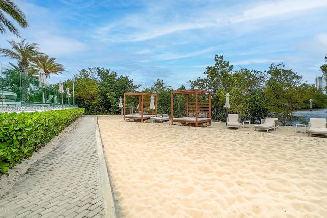 16385 Biscayne Blvd 2904, North Miami Beach, FL 33160