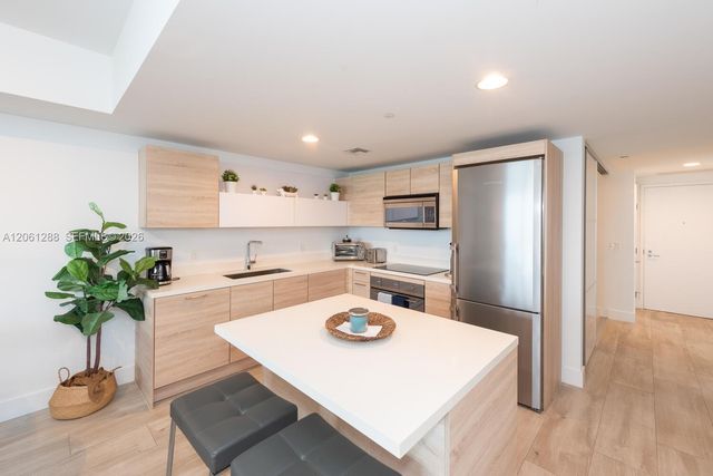 16385 Biscayne Blvd 2904, North Miami Beach, FL 33160