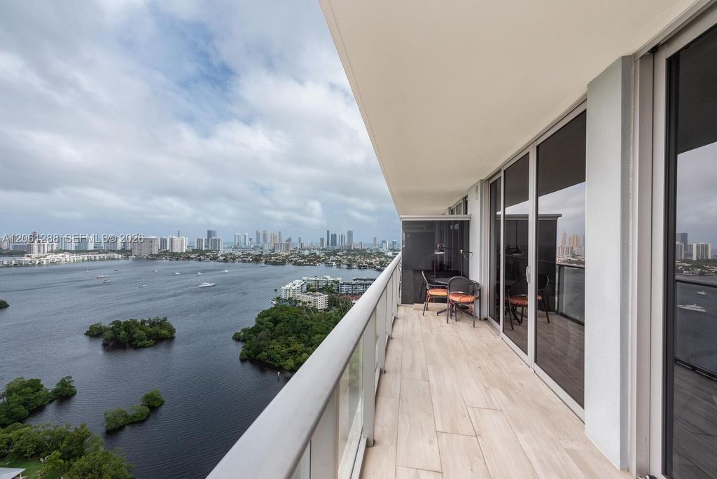 16385 Biscayne Blvd 2904, North Miami Beach, FL 33160