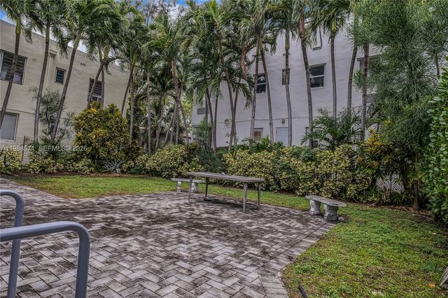 7936 Harding Ave, Miami Beach, FL 33141