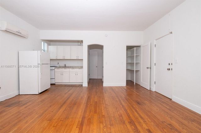 7936 Harding Ave, Miami Beach, FL 33141