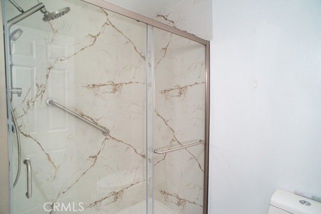 21650 Burbank 115, Woodland Hills (los Angeles), CA 91367