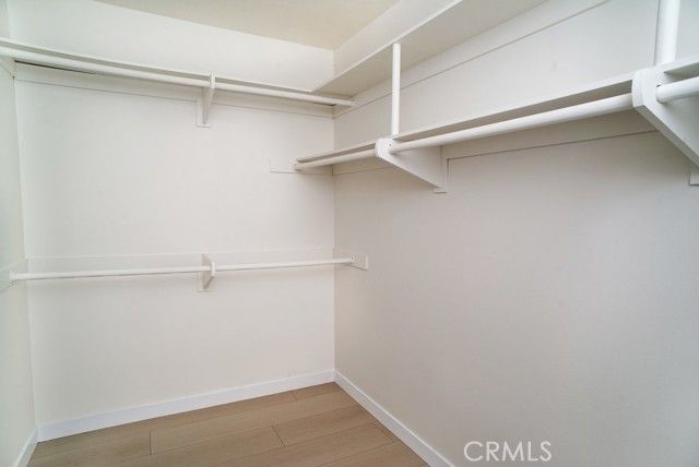 21650 Burbank 115, Woodland Hills (los Angeles), CA 91367