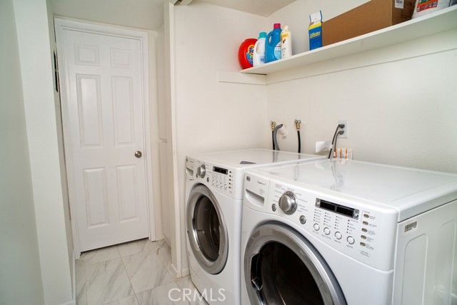 21650 Burbank 115, Woodland Hills (los Angeles), CA 91367