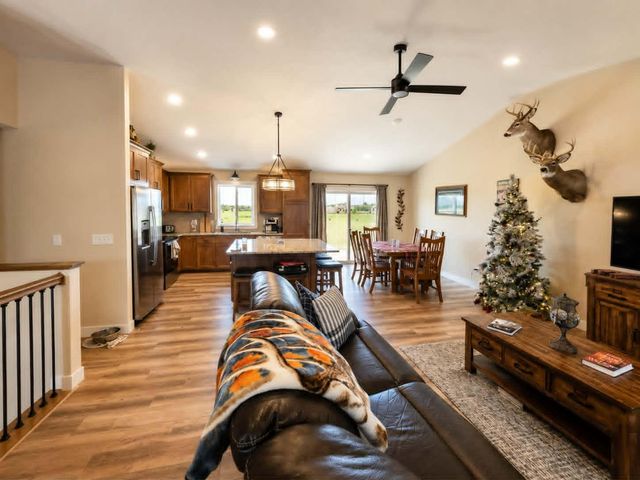 3379 309th Avenue NW, Cambridge, MN 55008