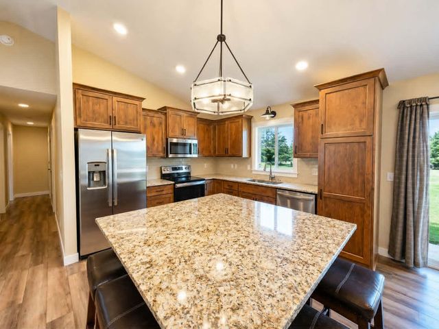 3379 309th Avenue NW, Cambridge, MN 55008