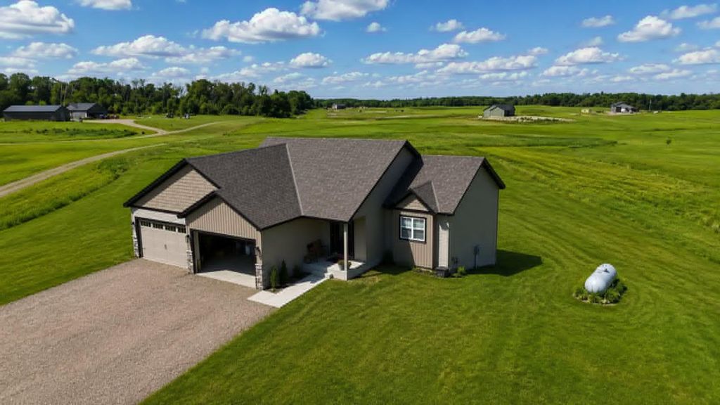 3379 309th Avenue NW, Cambridge, MN 55008