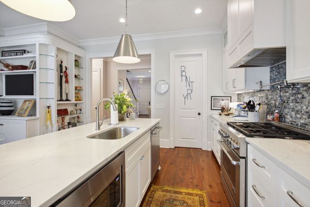 318 E Hall Street, Savannah, GA 31401