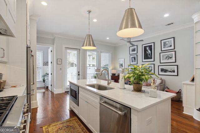 318 E Hall Street, Savannah, GA 31401