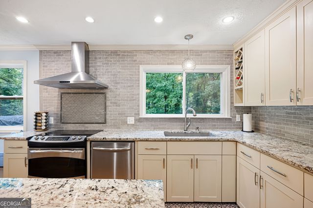 184 Lake Somerset Drive NW, Marietta, GA 30064