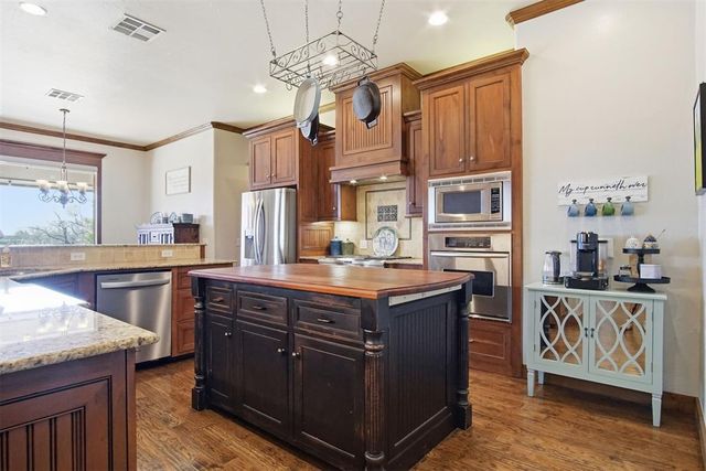 3104 Twin Lake Drive, Moore, OK 73165