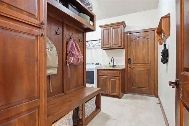 3104 Twin Lake Drive, Moore, OK 73165