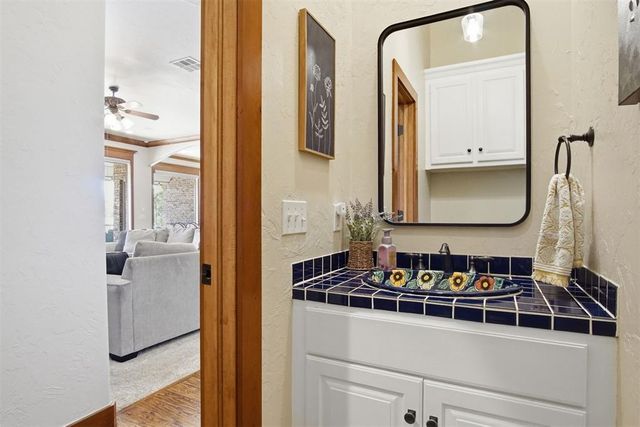 3104 Twin Lake Drive, Moore, OK 73165