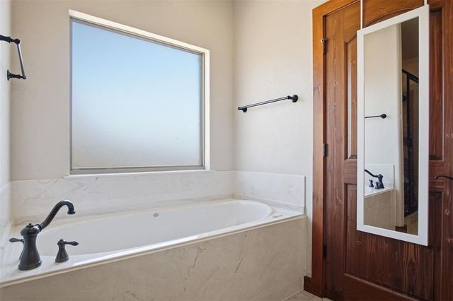 3104 Twin Lake Drive, Moore, OK 73165