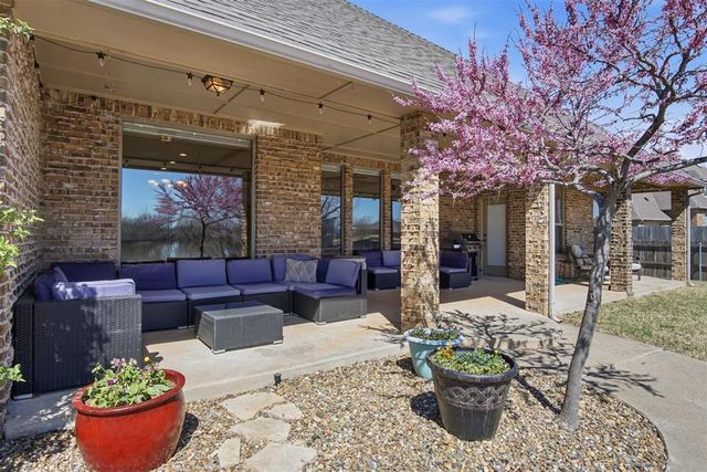 3104 Twin Lake Drive, Moore, OK 73165