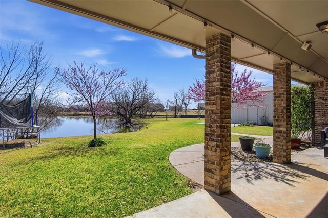 3104 Twin Lake Drive, Moore, OK 73165