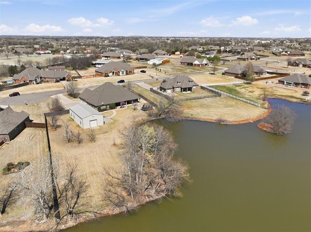 3104 Twin Lake Drive, Moore, OK 73165