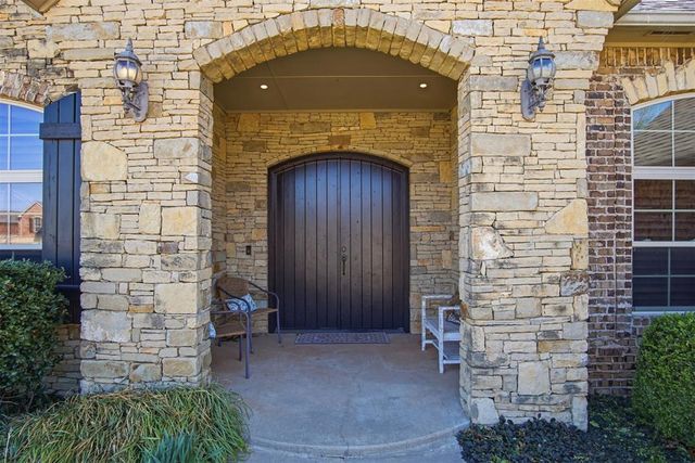 3104 Twin Lake Drive, Moore, OK 73165