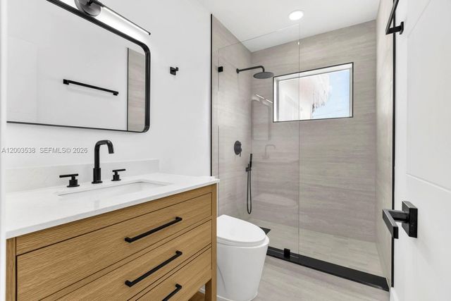 327 SE 2nd Ave, Dania Beach, FL 33004