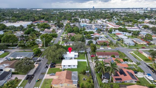 327 SE 2nd Ave, Dania Beach, FL 33004