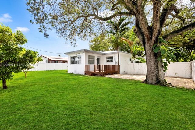 327 SE 2nd Ave, Dania Beach, FL 33004