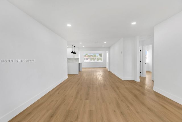 327 SE 2nd Ave, Dania Beach, FL 33004