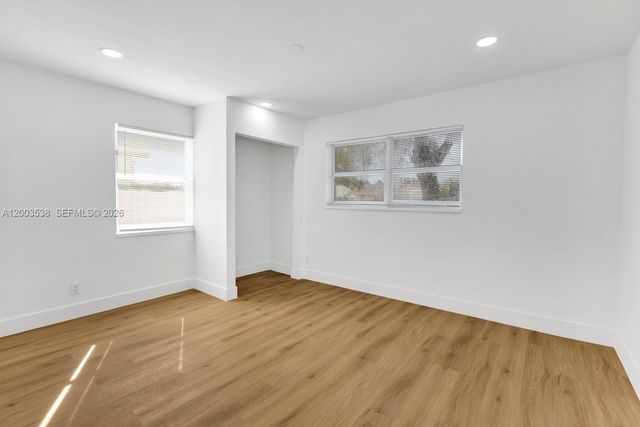 327 SE 2nd Ave, Dania Beach, FL 33004