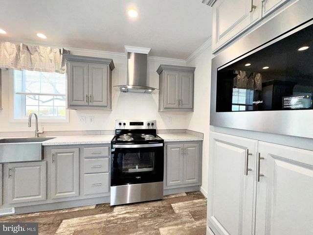 35 FOX CHASE CT, Kearneysville, WV 25430