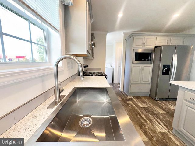 35 FOX CHASE CT, Kearneysville, WV 25430