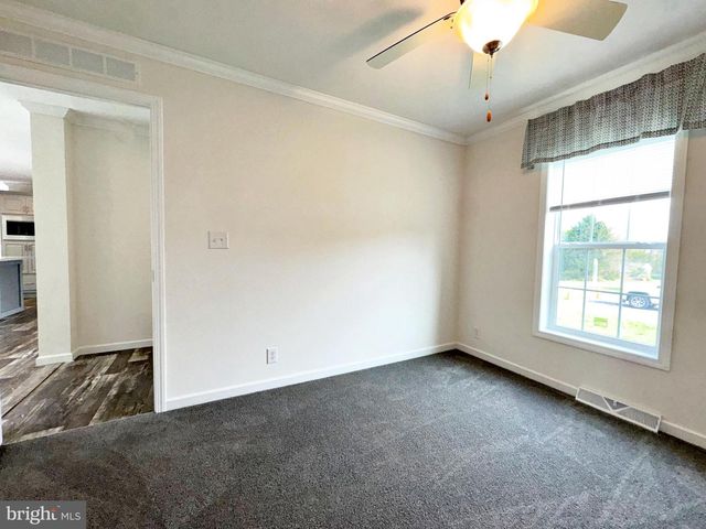 35 FOX CHASE CT, Kearneysville, WV 25430