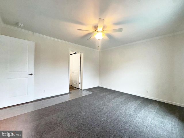 35 FOX CHASE CT, Kearneysville, WV 25430
