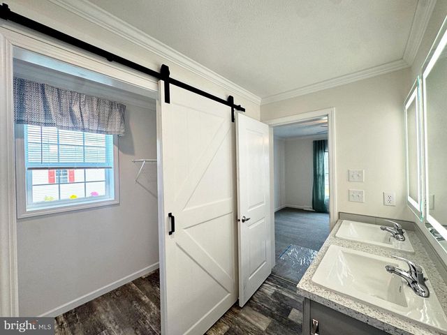 35 FOX CHASE CT, Kearneysville, WV 25430
