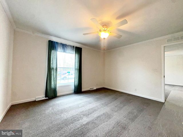 35 FOX CHASE CT, Kearneysville, WV 25430