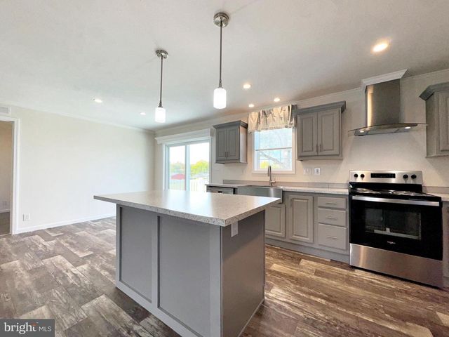 35 FOX CHASE CT, Kearneysville, WV 25430