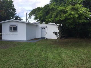 1617 NE 177th St, North Miami Beach, FL 33162