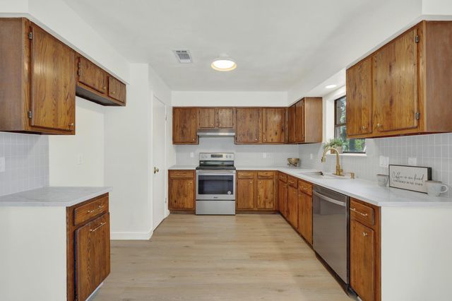 2812 Philo ST, San Marcos, TX 78666