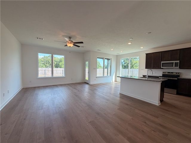 6073 Badger Street, Bryan, TX 77807