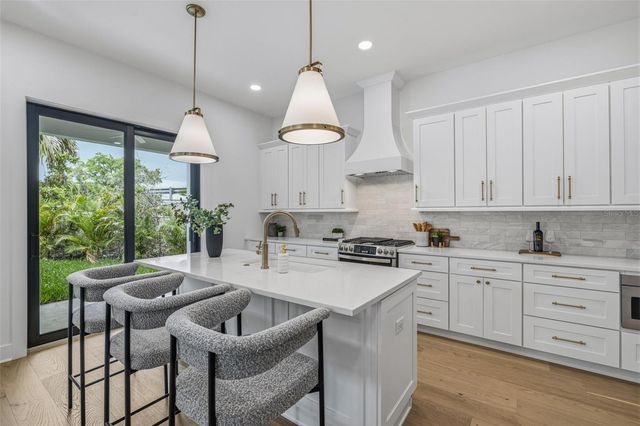 3010 S ESPERANZA AVENUE, Tampa, FL 33629
