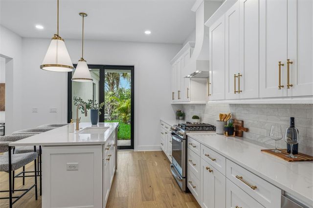 3010 S ESPERANZA AVENUE, Tampa, FL 33629
