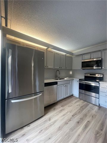 5218 Cedarbend DR 4, Fort Myers, FL 33919