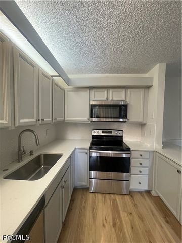 5218 Cedarbend DR 4, Fort Myers, FL 33919