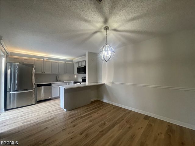 5218 Cedarbend DR 4, Fort Myers, FL 33919