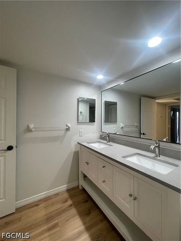 5218 Cedarbend DR 4, Fort Myers, FL 33919